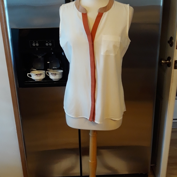 Olive & Oak  Top.     A 93 - Picture 2 of 5